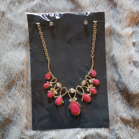 Jewelry - 🌞NWOT Earring & necklace jewelry set